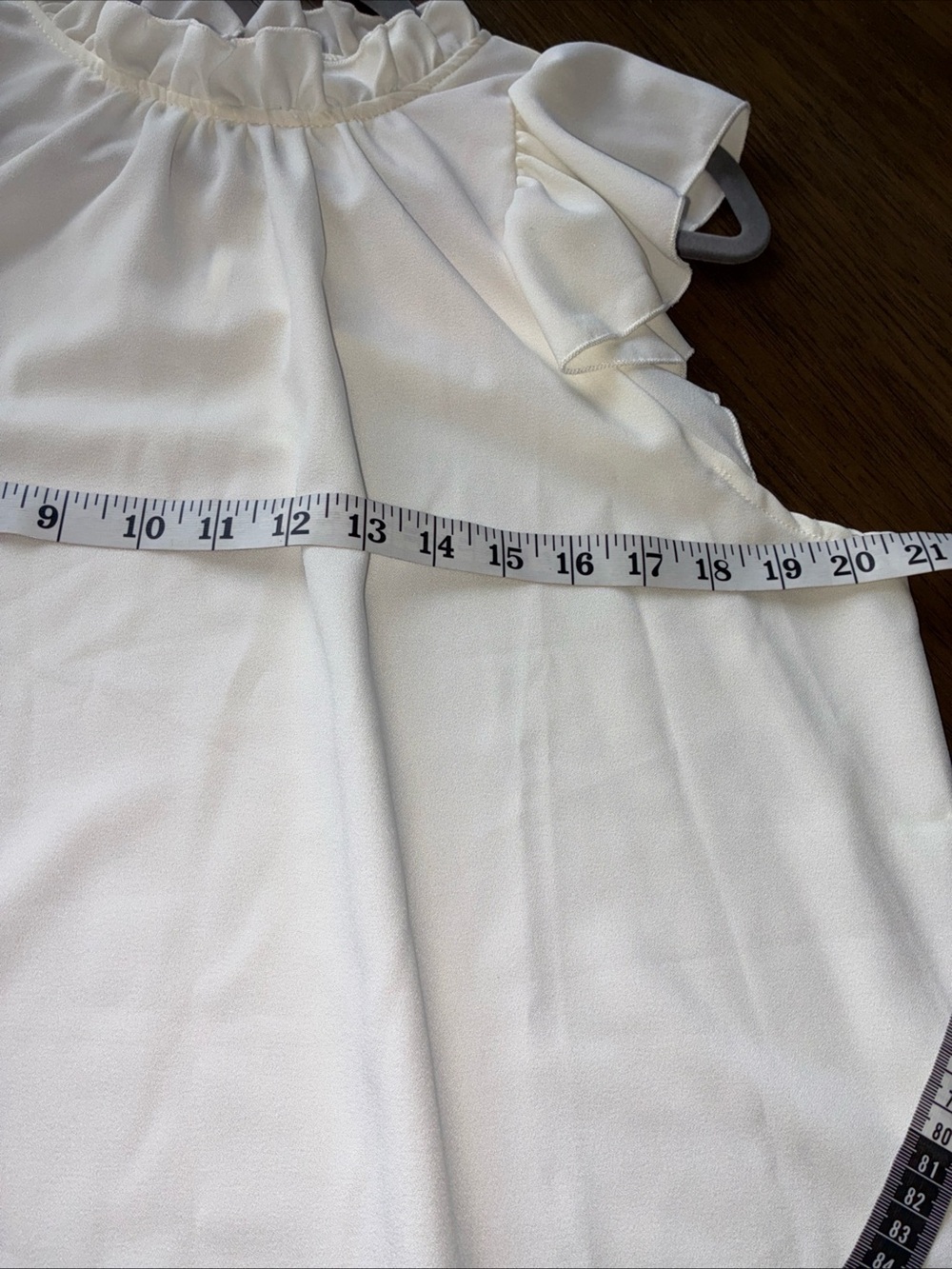 entro Cream Ruffle Neck Flutter Sleeve Shell - Picture 5 of 7